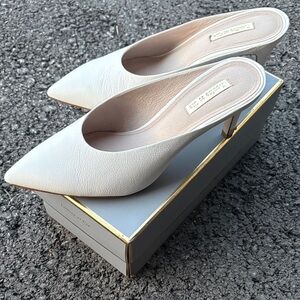 Louise et Cie Cream Pointed-Toe Slip-On Mules